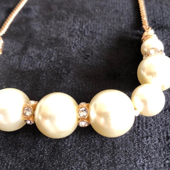 Aldo Pearl Necklace & Black Velvet Rose Earrings - Picture 2 of 7